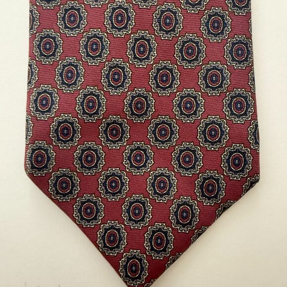 Tom James Hand Made Silk Tie Burgundy Medallion Geometric Pattern - Picture 1 of 7